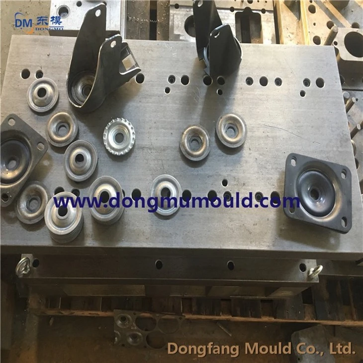 Movable Castor Bracket Stamping Die